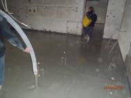 Lití podlahy betonem s vlákny